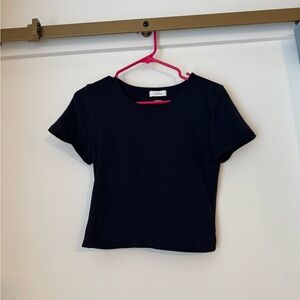 Aritzia Contour Crew Cropped T-shirt Black- Size L
